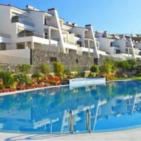Design Duplex In The Luxurious Magnolia Golf In La Caleta, South Tenerife أذيخي